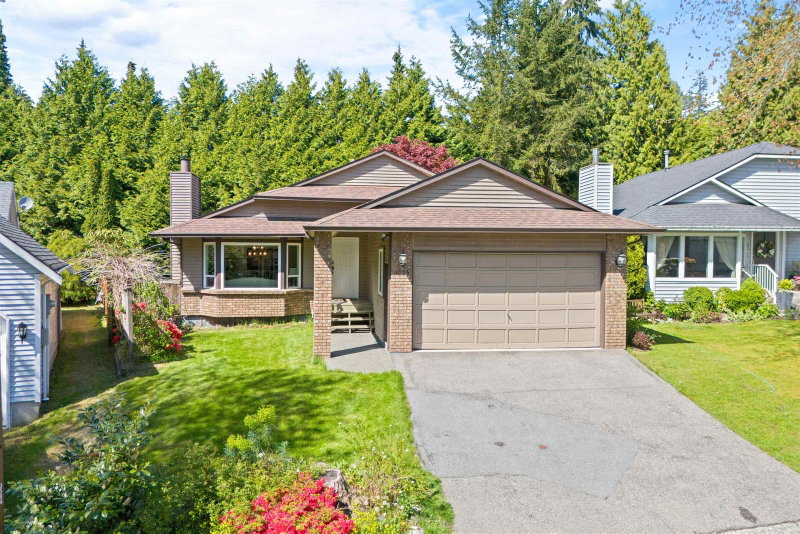3336 Manning Crescent