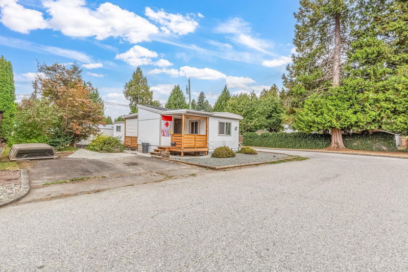 32 - 21163 Lougheed Highway