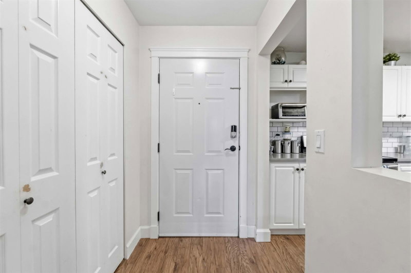 405 - 2435 Center Street