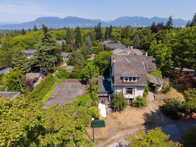4987 Connaught Drive