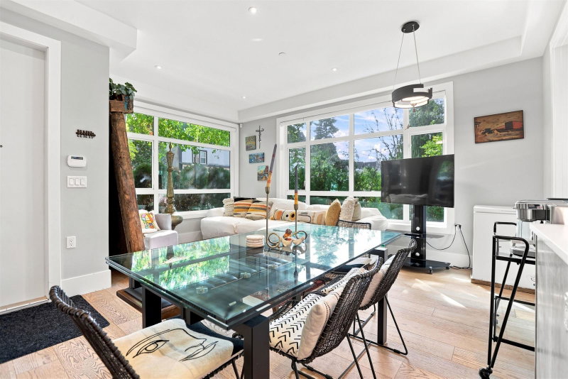 1185 Victoria Drive