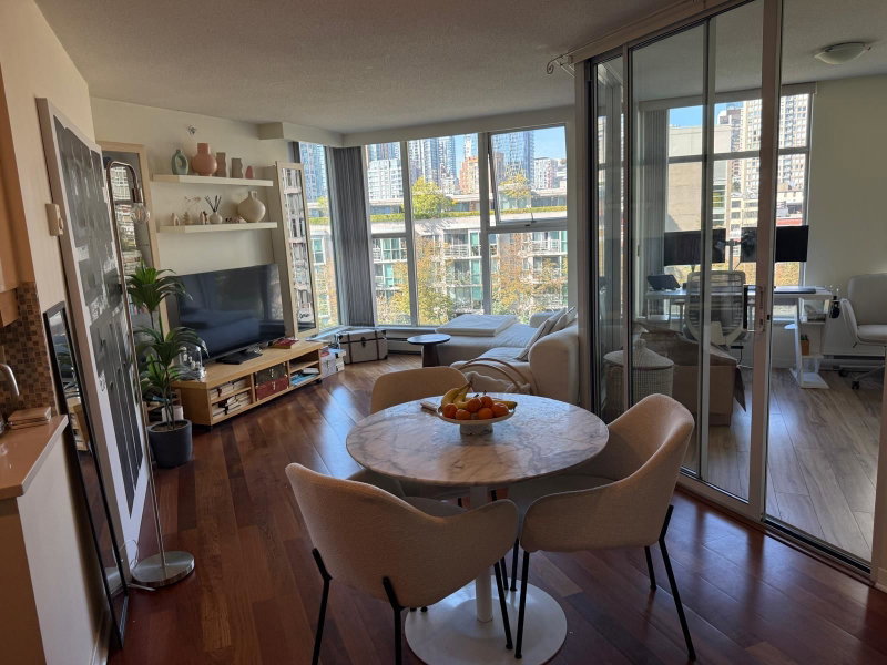 802 - 1009 Expo Boulevard