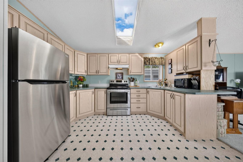 15 - 44565 Monte Vista Drive