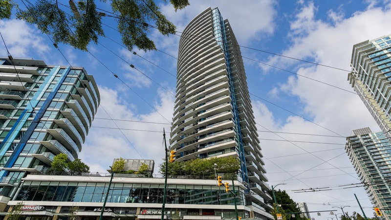 1608 - 8189 Cambie Street