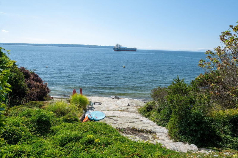 4052 Marine Drive