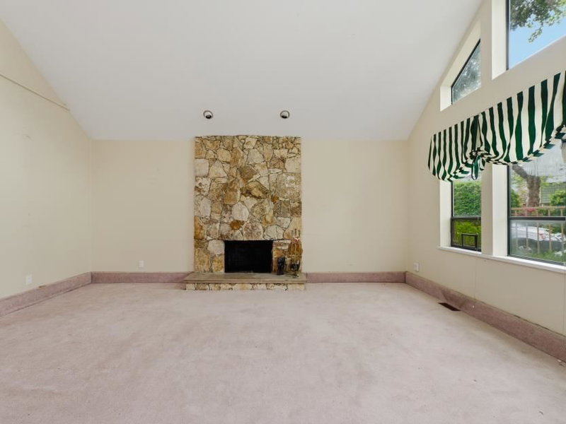 9144 Evancio Crescent