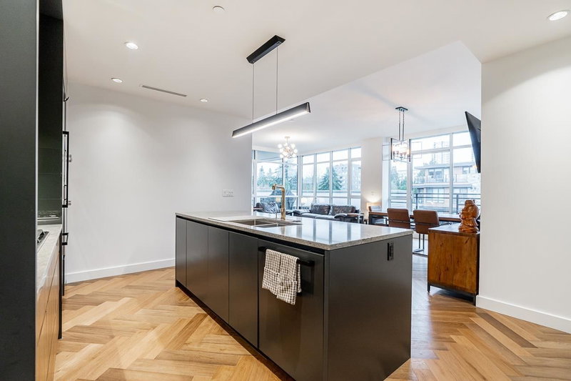 404 - 458 63rd Avenue W