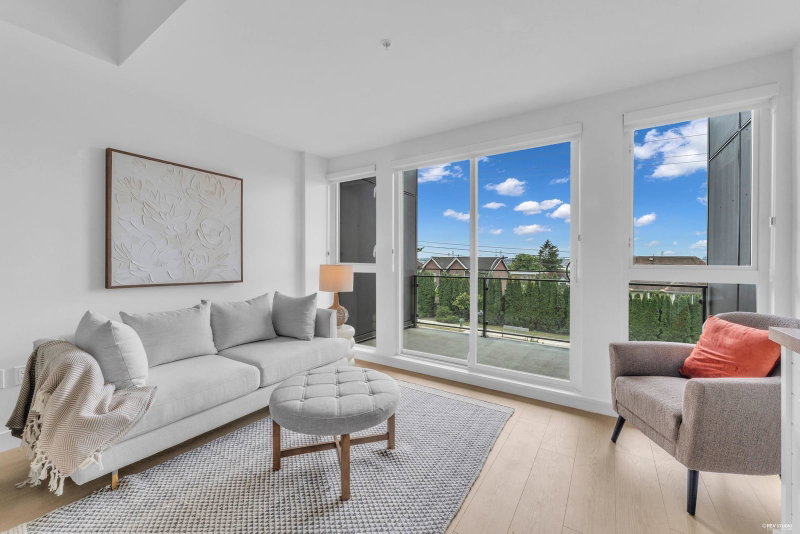103/203 - 422 3rd Street E