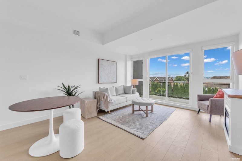 103/203 - 422 3rd Street E