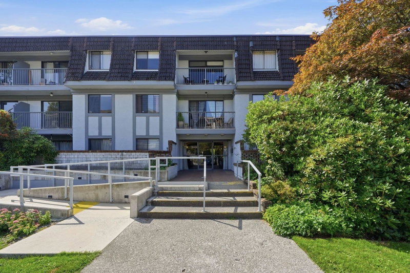 305 - 275 2nd Street W
