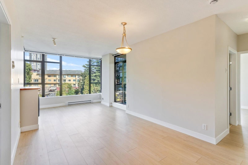 605 - 11 Royal Avenue E