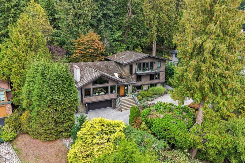 2953 Altamont Crescent