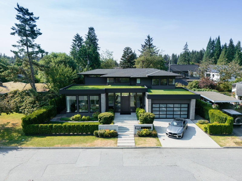 983 Tudor Avenue