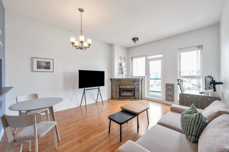 2205 - 10 Laguna Court