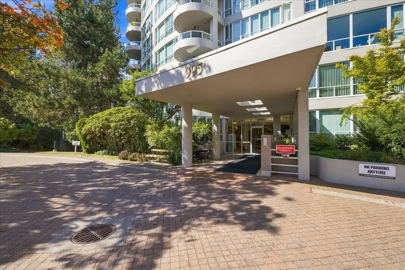 402 - 995 Roche Point Drive