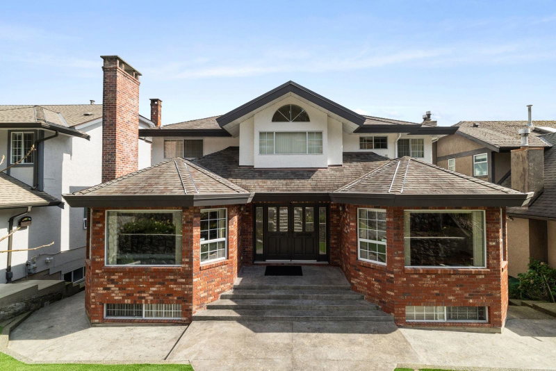 547 Tempe Crescent