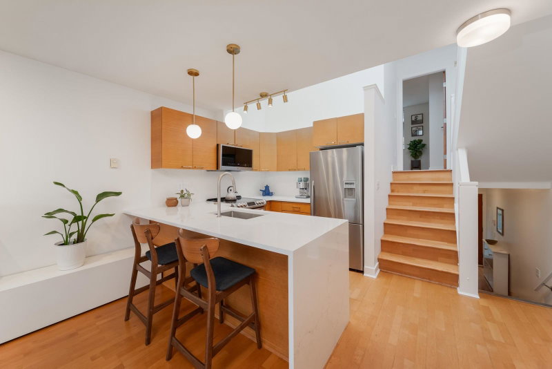 9 - 1250 6th Avenue W