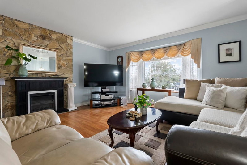 8825 160 Street