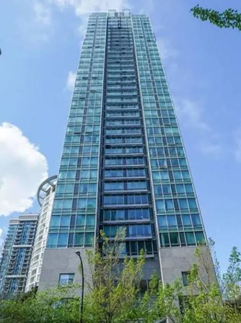 2105 - 1288 Georgia Street W