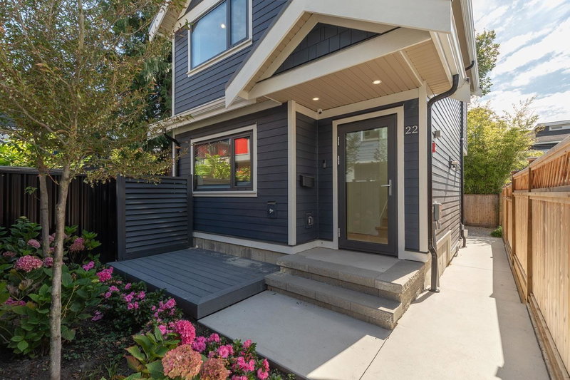 22 14th Avenue W