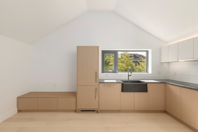 22 14th Avenue W