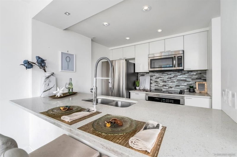 9xx - 1200 Alberni Street
