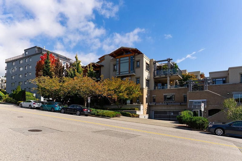202 - 550 17th Street