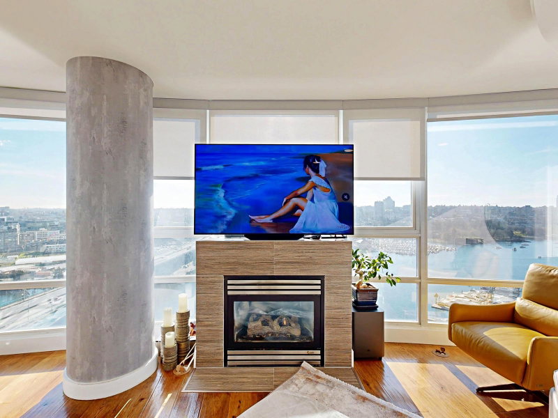 2706 - 1033 Marinaside Crescent