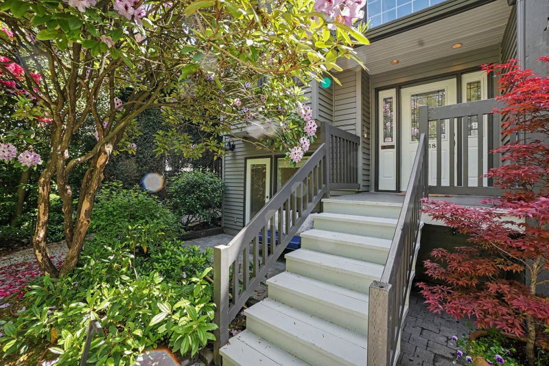 1868 15th Avenue W