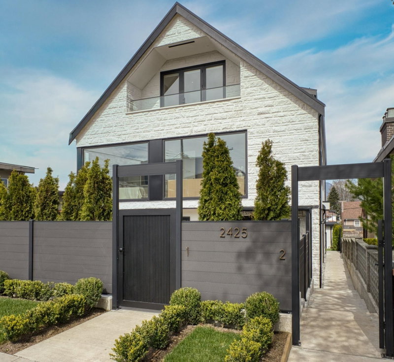 2 - 2425 Kitchener Street