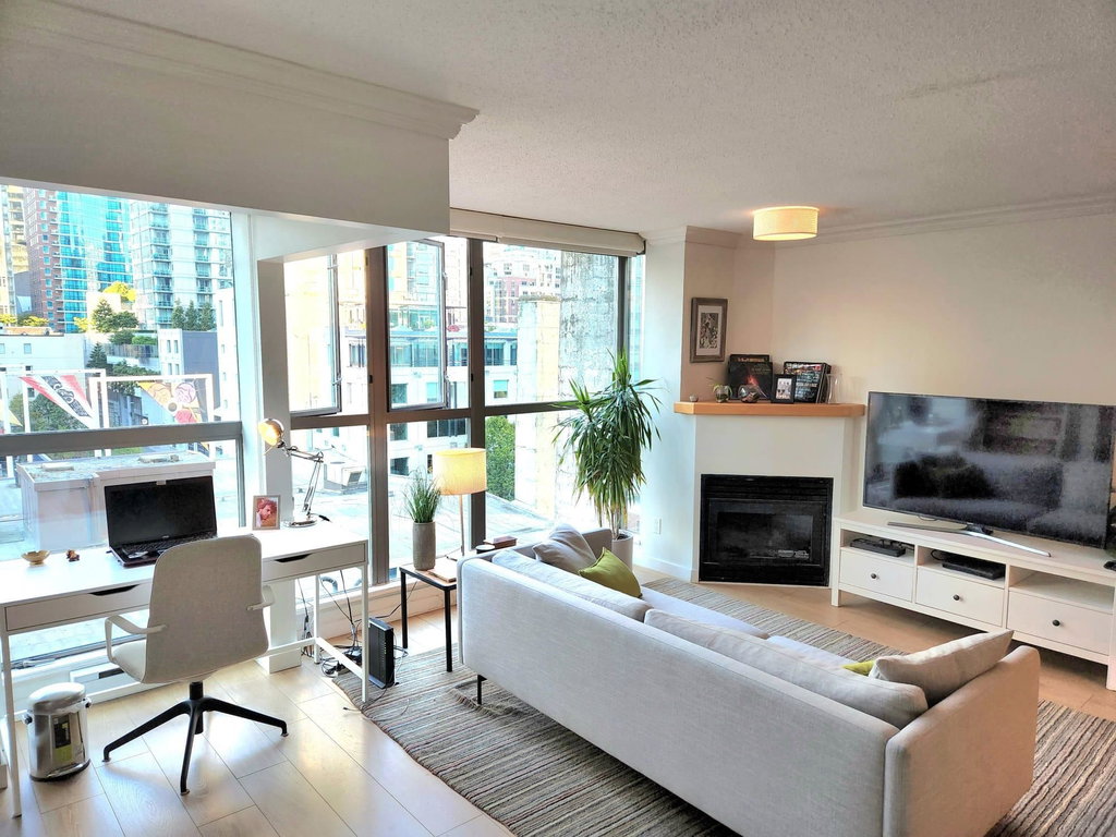 702 - 928 Richards Street 5