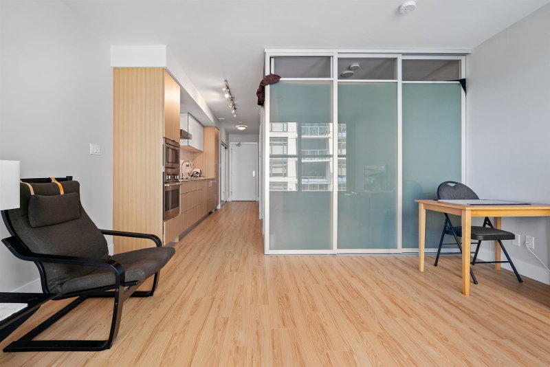 523 - 159 2nd Avenue W