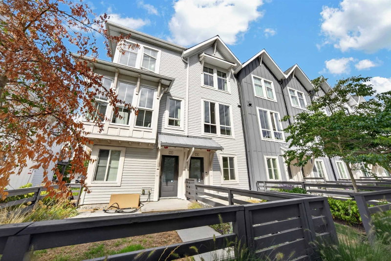 18 - 4716 Orca Way