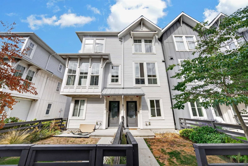 18 - 4716 Orca Way