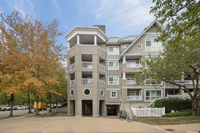 323 - 5900 Dover Crescent
