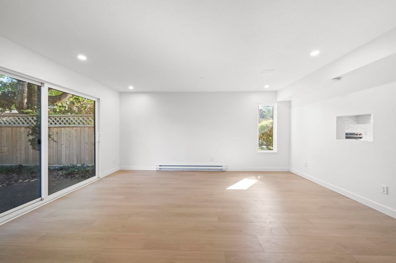 35 - 6100 Tiffany Boulevard