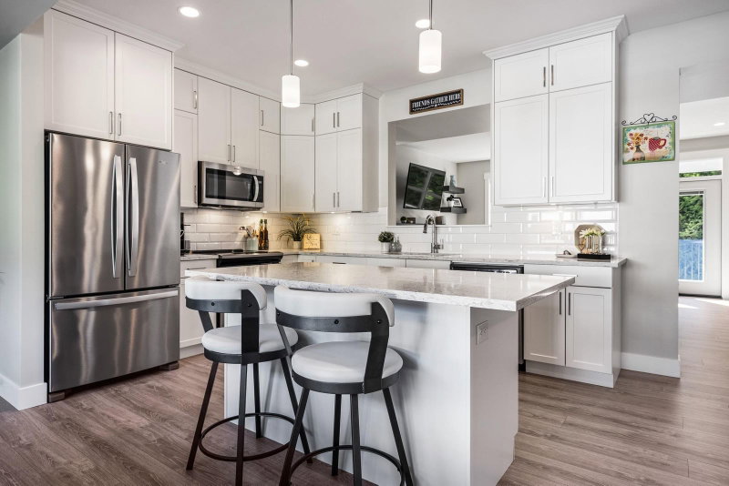 31 - 386 Pine Avenue