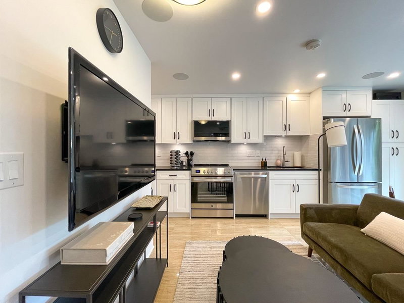Basement Suite - 7986 Rosewood Street