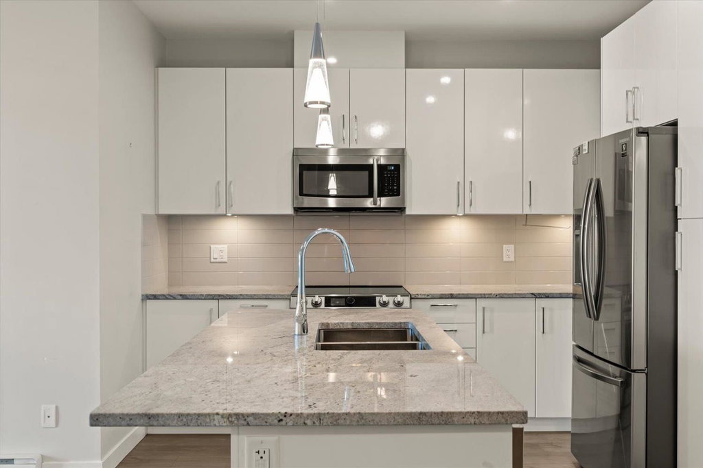 203 - 45562 Airport Road 5