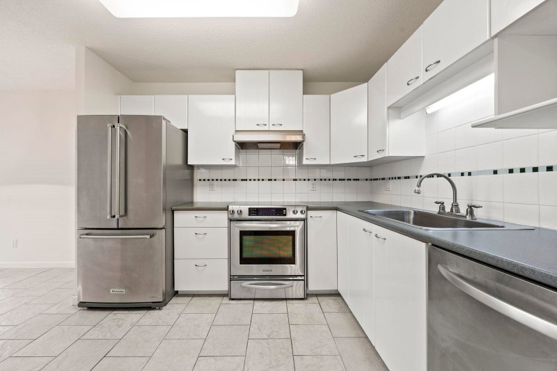 401 - 4425 Halifax Street