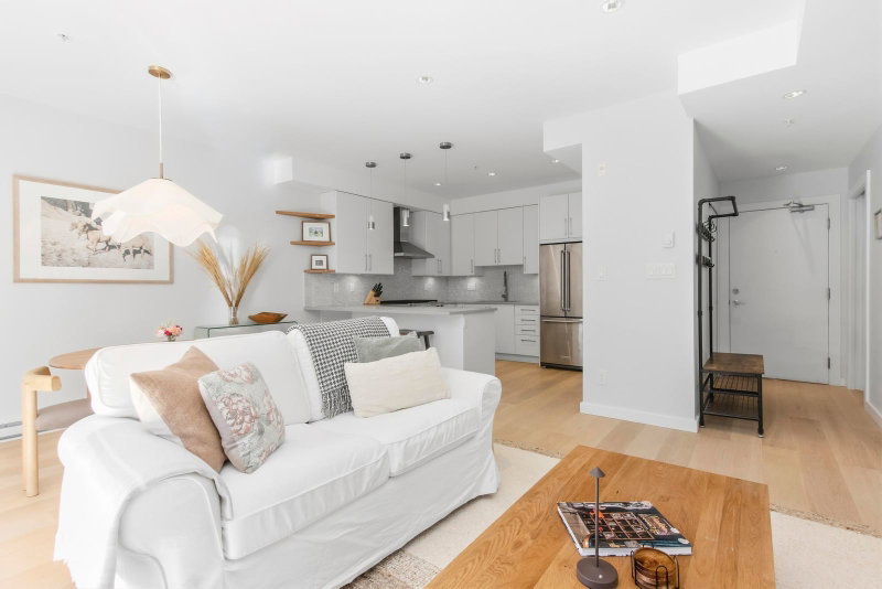 206 - 41328 Skyridge Place