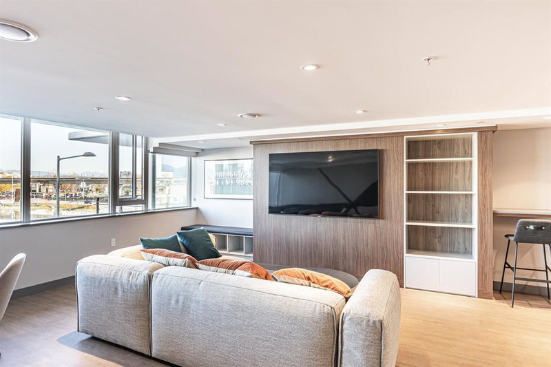 607 - 3280 Corvette Way