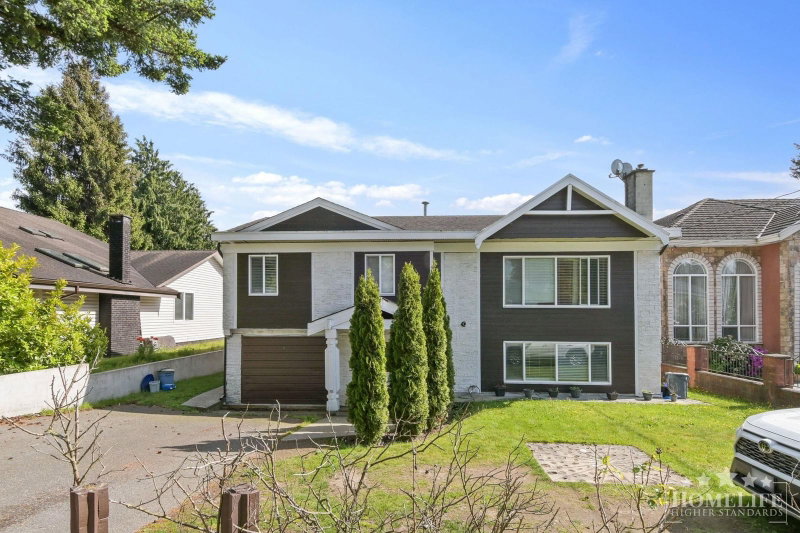 House - 11860 75a Avenue