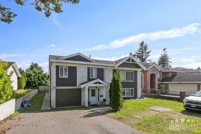 House - 11860 75a Avenue