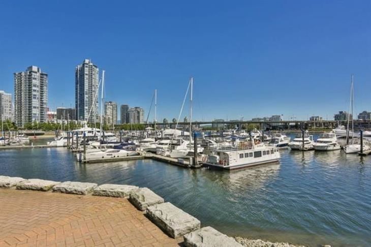 2306 - 1033 Marinaside Crescent