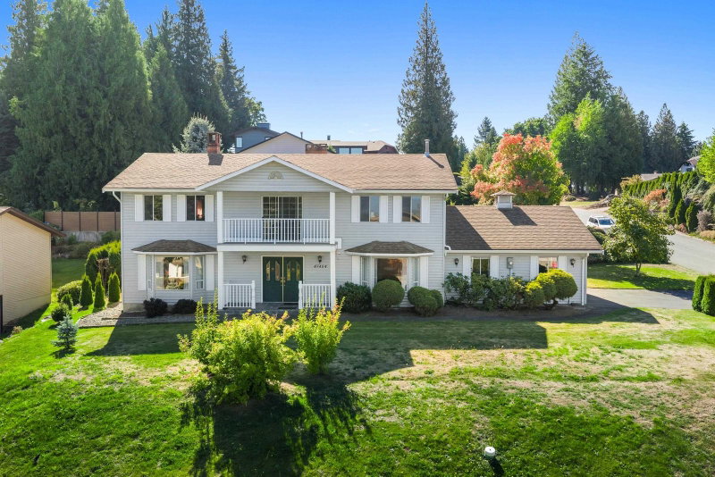 47404 Swallow Crescent