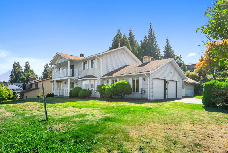 47404 Swallow Crescent