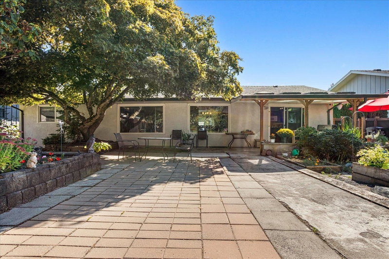 45985 Collins Drive