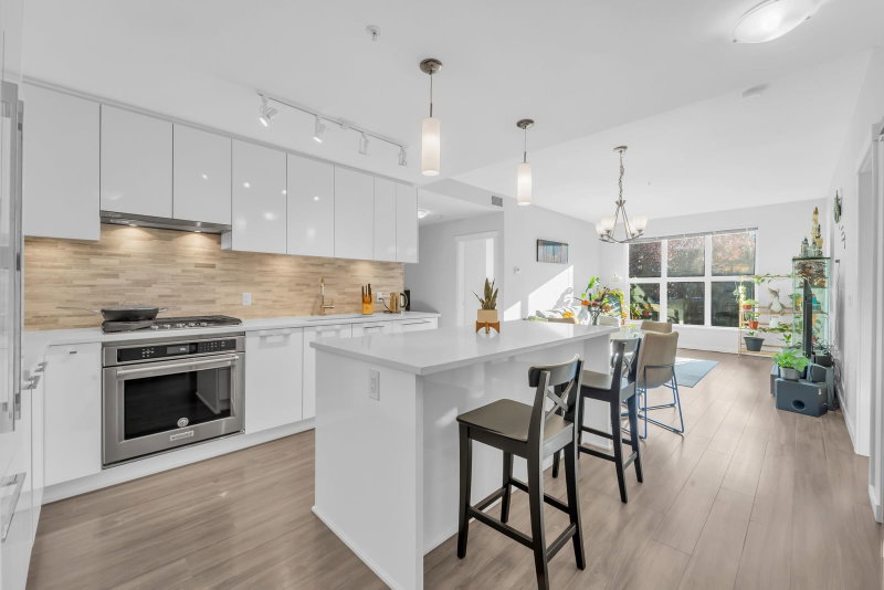 213 - 9551 Alexandra Road
