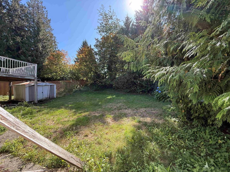 889 Ross Road